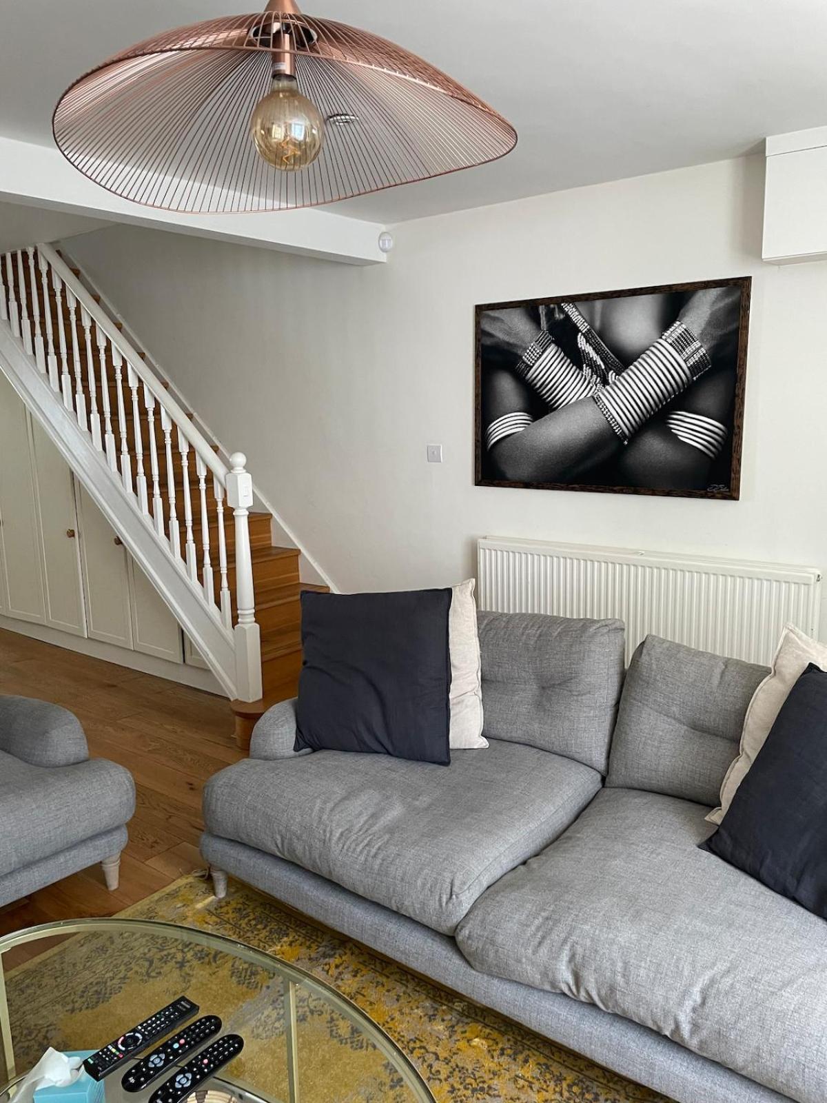 Charming Home In Shepherds Bush Лондон Экстерьер фото