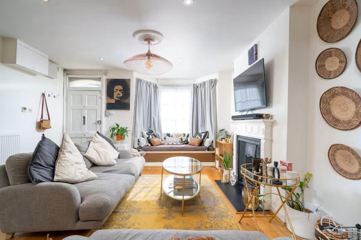 Charming Home In Shepherds Bush Лондон Экстерьер фото